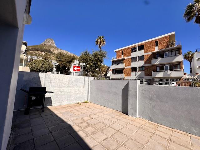 To Let 4 Bedroom Property for Rent in Sea Point Western Cape